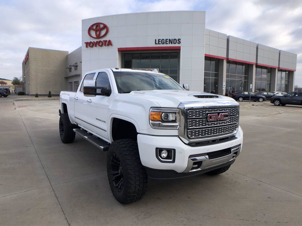 Pre Owned 2019 Gmc Sierra 2500hd Denali Crew Cab Pickup In Kansas City