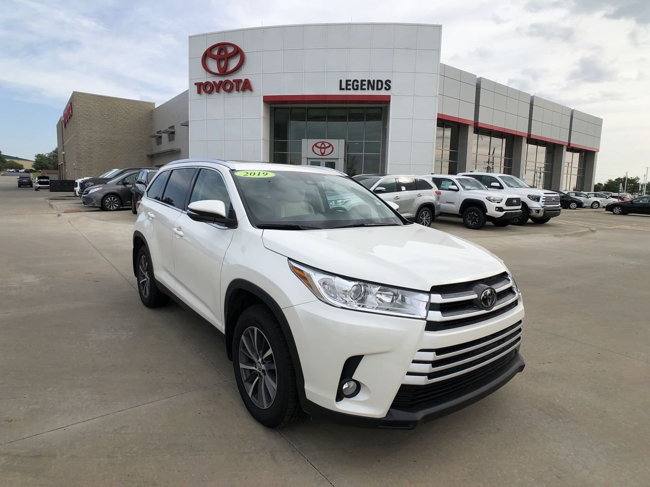 Pre Owned 2019 Toyota Highlander Xle Awd