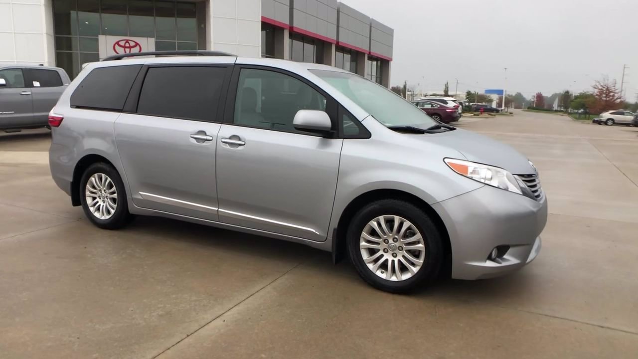 Certified Pre-Owned 2017 Toyota Sienna XLE Premium Mini-van, Passenger ...