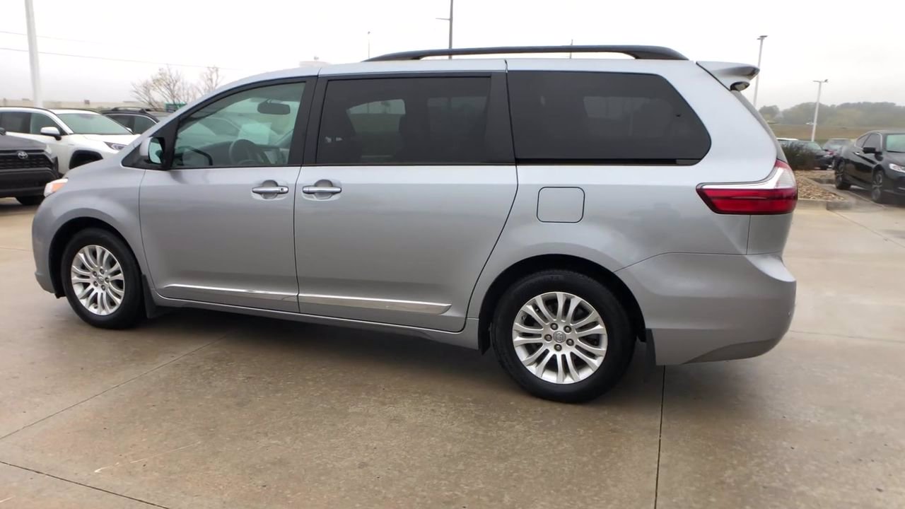 Certified Pre-Owned 2017 Toyota Sienna XLE Premium Mini-van, Passenger ...