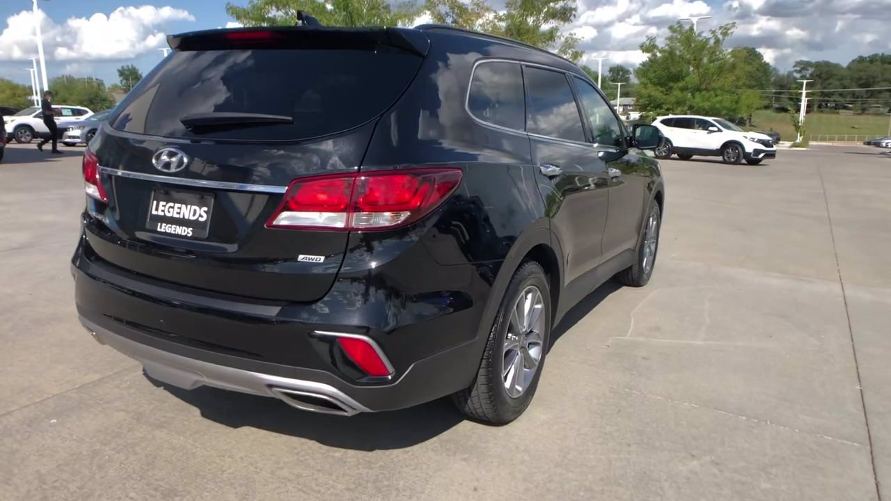 Pre-Owned 2017 Hyundai Santa Fe SE Sport Utility in Kansas City #